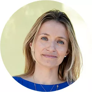 Julia Enescu - Actress