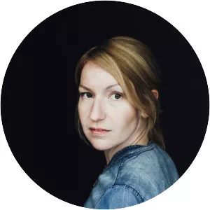 Julia Jelinek - Actress