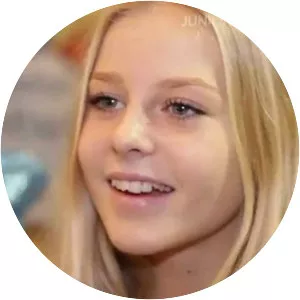 Julia Kedhammar - Swedish singer