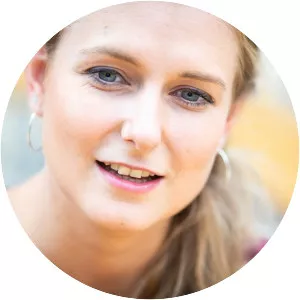 parapács júlia kubinyi