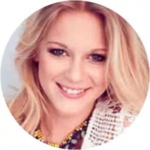 Julia Lindholm - Musical artist