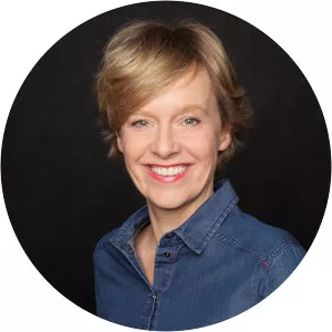 Julia Schöning - Television presenter