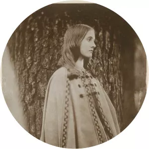 Julia Stephen - Model