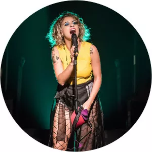 Júlia Vargas - Musical artist