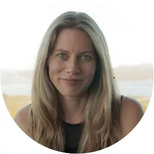 Julia Verdouw - Author