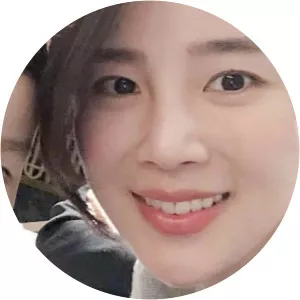 Julianne Na photograph