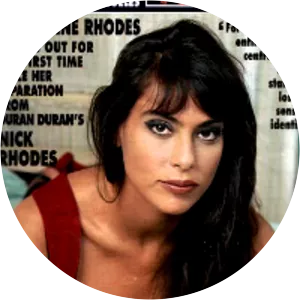 Julie Anne Friedman - Personal chef ‧ Nick Rhodes' ex-wife