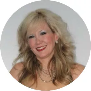 Julie Anne Saumur - Musical artist