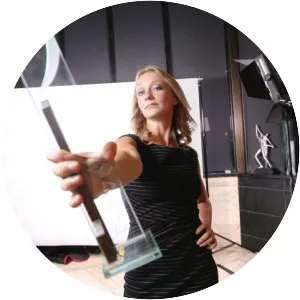 Julie Orton - Actress