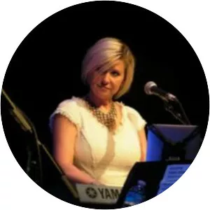 Julie Ragins - Musical artist