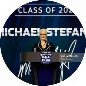 Julie Stefanik photograph