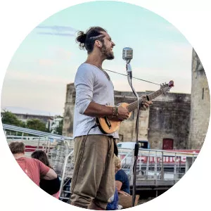 Julien Mueller - Musical artist