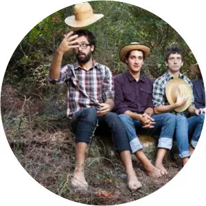 julio bustamante maderita - Musical group