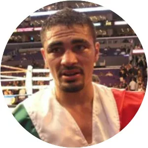 Julio César González