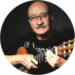 Julio Lacarra Musician