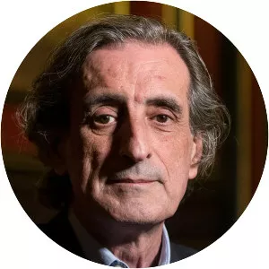 Julio Martínez Mesanza - Poet