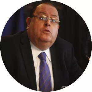 Julio Velarde Flores