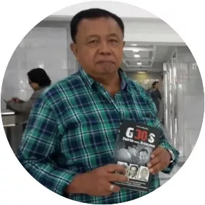 Julius Pour - Author