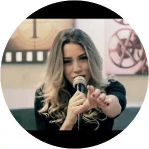 Julliany Souza - Musical artist