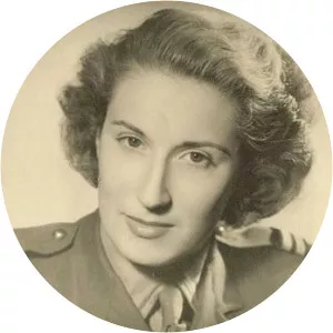 Juno Stevas photograph