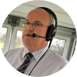 Justin Llewelyn photograph