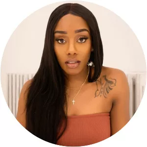 Justine Darcenne - Singer