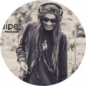 JUU4E - Musical artist