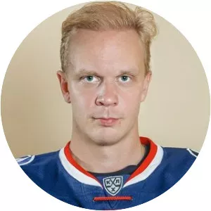 Juuso Puustinen - Ice hockey forward