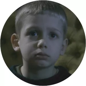 Kabuslar Evi - Tanıdık Yabancı