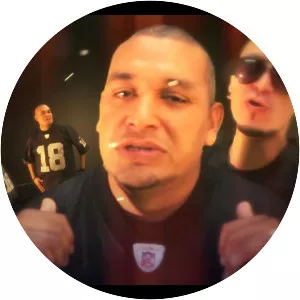 Kafe Con Leshe - Musical artist