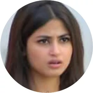 Kahani Raima Aur Manahil Ki