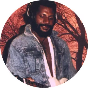 Kales Gadagads - Musical artist