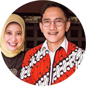 Kania Rusyana - Yana Julio's wife