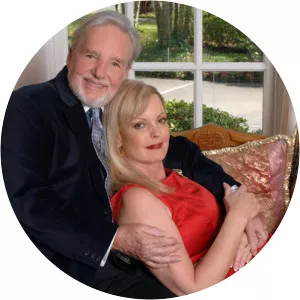 Karen Bradshaw - John Bradshaw's wife