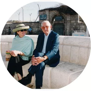 Karen Davidson - Elizabeth Reaser's mother