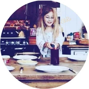 Karmen Harket photograph