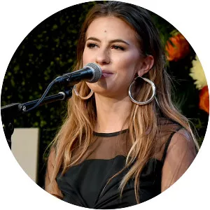 Kassi Ashton - Singer