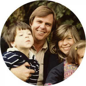 Kati McIntyre - Dancer ‧ Michael McIntyre's mother