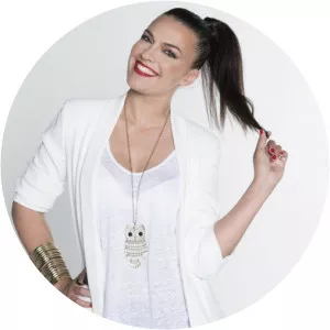 Kátia Moreira - Singer