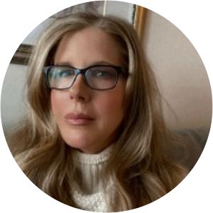 Katie Hewat - Author