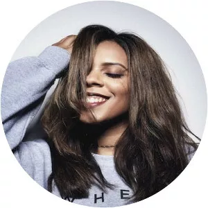 Kelli-Leigh - Singer