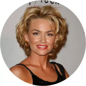 Kelly Carlson