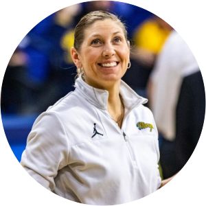 Kelly Komara - Basketball player