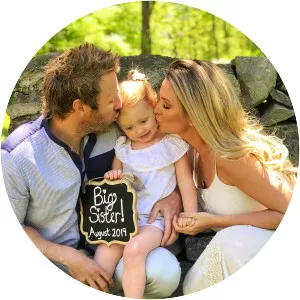 Kelly Levesque - Singer