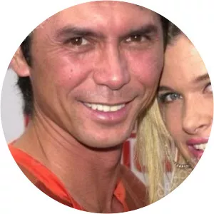 Kelly Phillips - Model ‧ Lou Diamond Phillips' ex-wife
