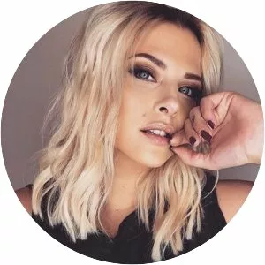 Kelly Vedovelli - Television columnist