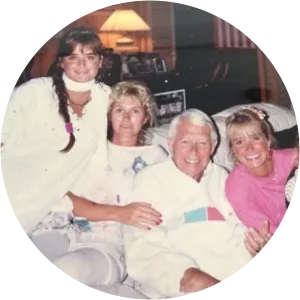 Ken Richards - Business consultant ‧ Kyle Richards' father