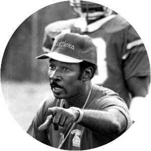 Ken Riley - American football player