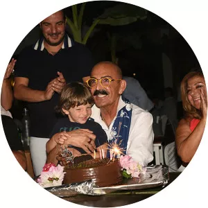 Kenan İpekçi photograph