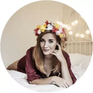 Kertu Raja - Actress